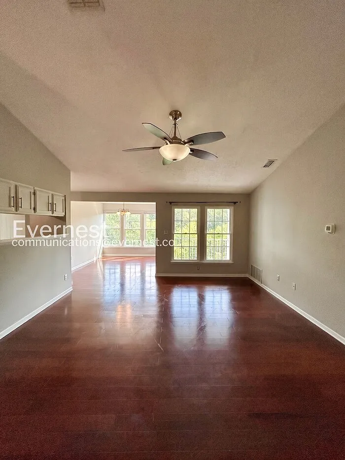 2 bed, 2.0 bath, 1050 sqft, $1,625 — Photo 2