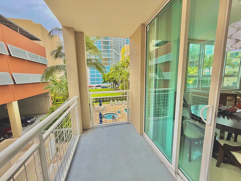 2000 N Bayshore Dr #201 — Photo 16