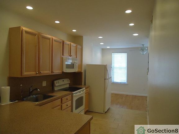 3rd image of 2532 W Lehigh Ave APT 2
