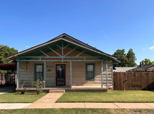 507 W 10th St, Plainview, TX 79072