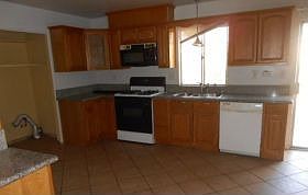 5th image of 1062 S Spruce Ave