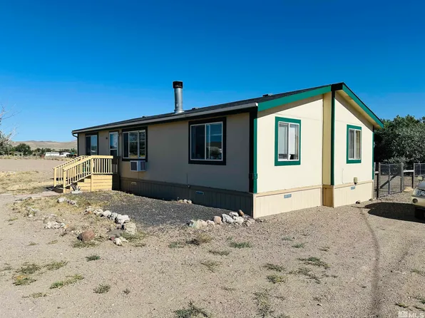 5100 Arapaho Ct, Silver Springs, NV 89429
