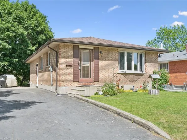 189 Johanna Dr, Cambridge, ON N1S 4C4