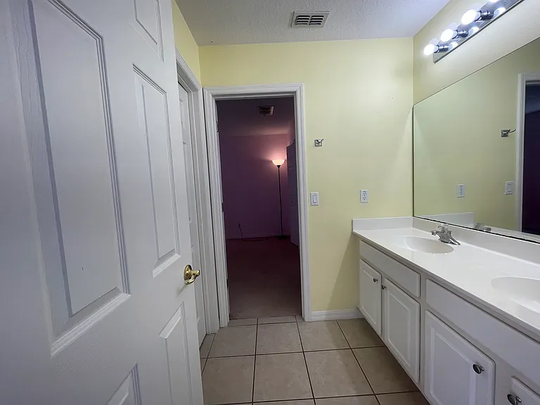 9805 Portofino Dr — Photo 19