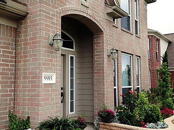 Very attractive landscaping and stone borders