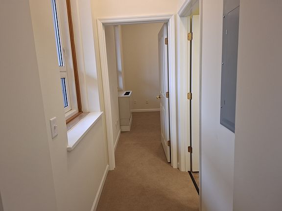 4th image of 204 N Main St #1