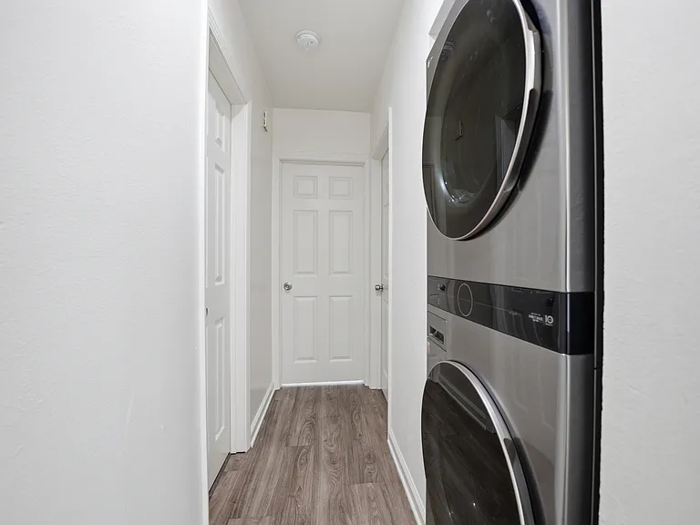 635 Emory St #14 — Photo 7