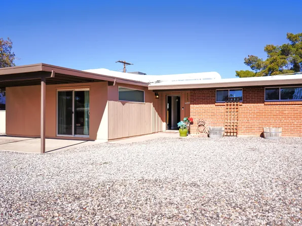 7465 E 20th St, Tucson, AZ 85710