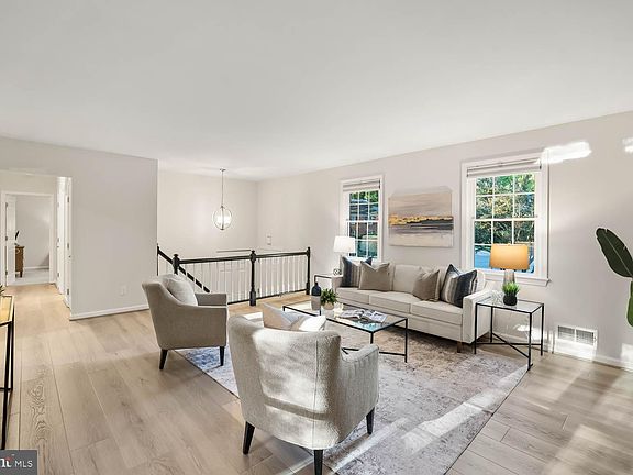 5th image of 8929 Cheltonham Pl