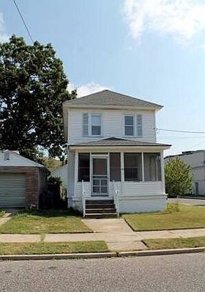 2nd image of 103 W Oakcrest Ave