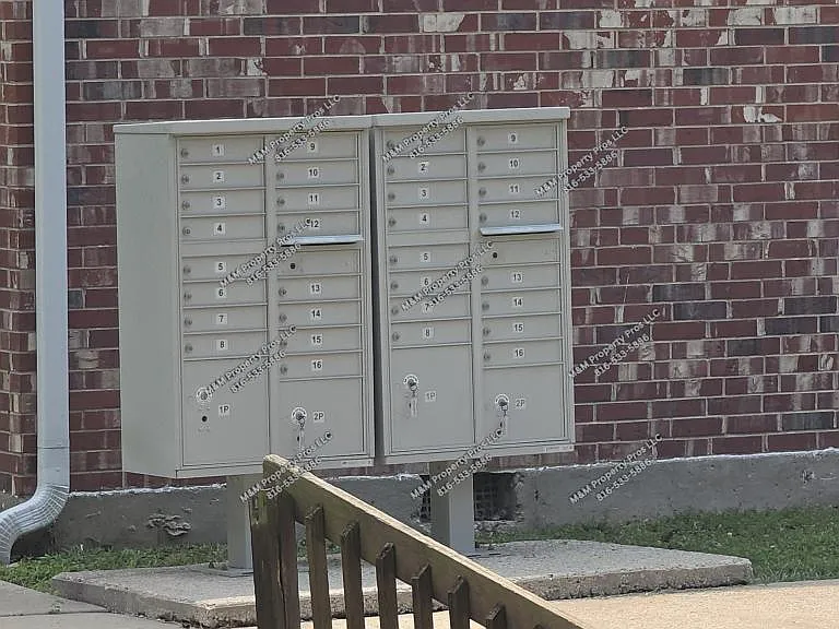 21 N Riley St — Photo 19
