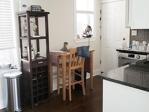 5th image of 646-648 W Roscoe St #1S