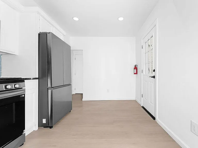 80 Ferry St #2 — Photo 18