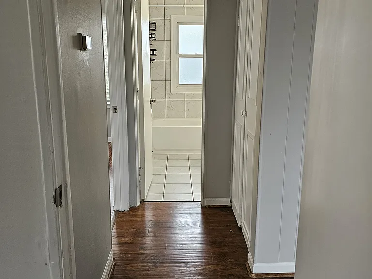 528 E Dallas Ave — Photo 13