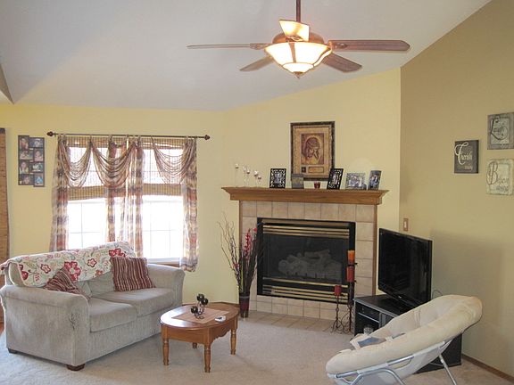 3rd image of 2320 N Gentry Ln