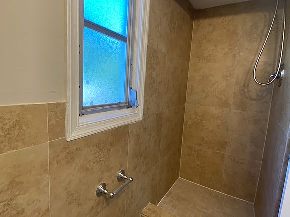 5th image of 707 N L St APT 3