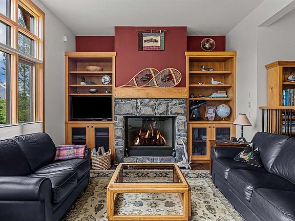 4th image of 101 SE Armstrong Pl #24