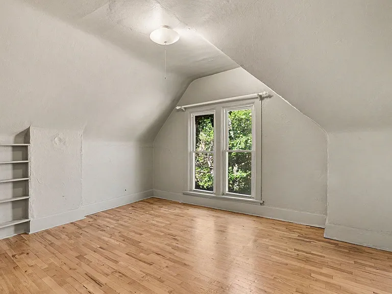46 S Lincoln St — Photo 14