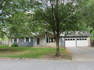 301 N Walnut St, Marshfield, MO 65706