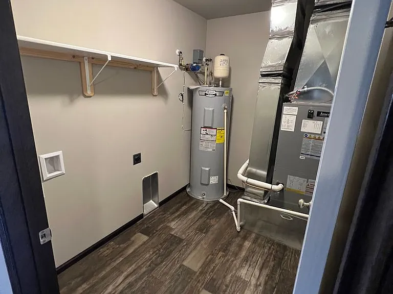 7051 Freedom Ct — Photo 6