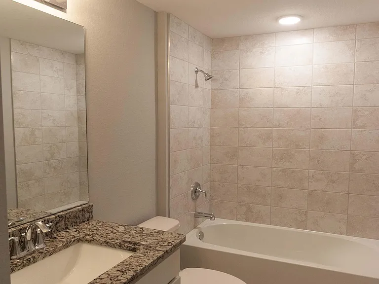 1805 SW 3rd Pl — Photo 15