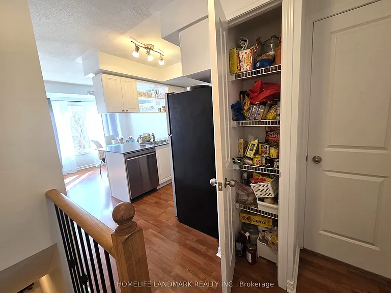 74 Munro St #2 — Photo 7