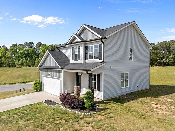3rd image of 220 Brisbane Dr