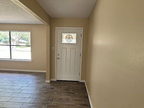 2nd image of 2801 Nueces Dr