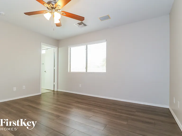 15841 W Morning Glory St — Photo 8