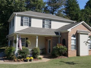 115 Savannah Meadows Dr, Winston Salem, NC 27104
