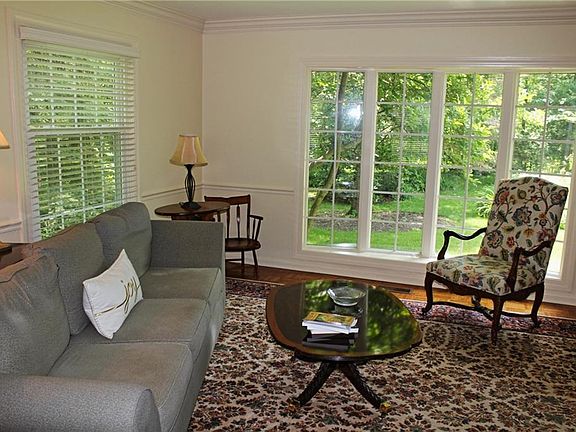 3rd image of 32670 Woodsdale Ln