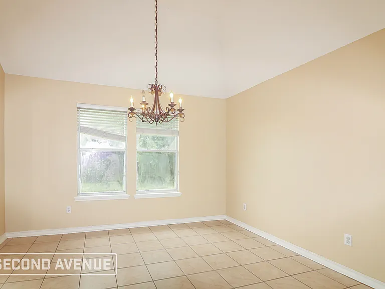 5945 Sutherland Dr — Photo 7
