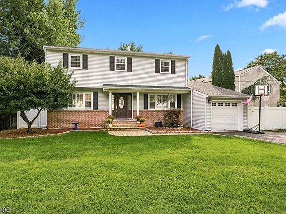 2nd image of 42 Circle Dr