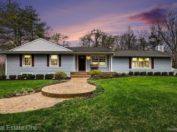 4203 Hough Rd, Dryden, MI 48428