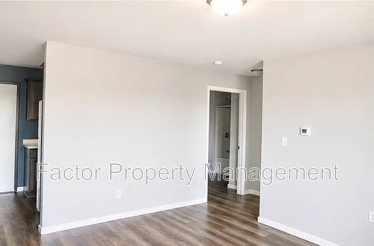 561 Elk St S — Photo 93