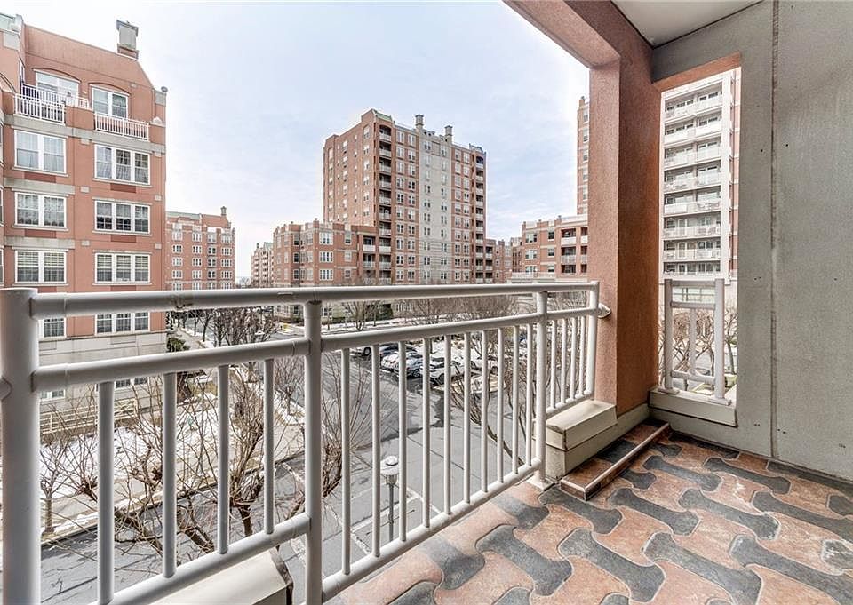 1st image of 40 Oceana Dr W APT 3F