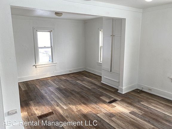4th image of 1335 1/2 Prospect Ave
