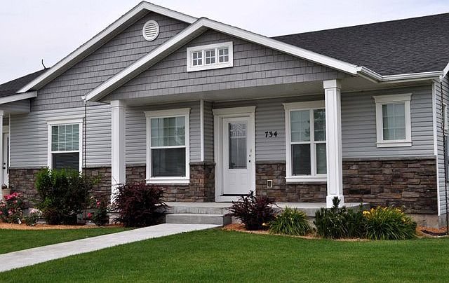 1st image of 734 Carriagegate Ln