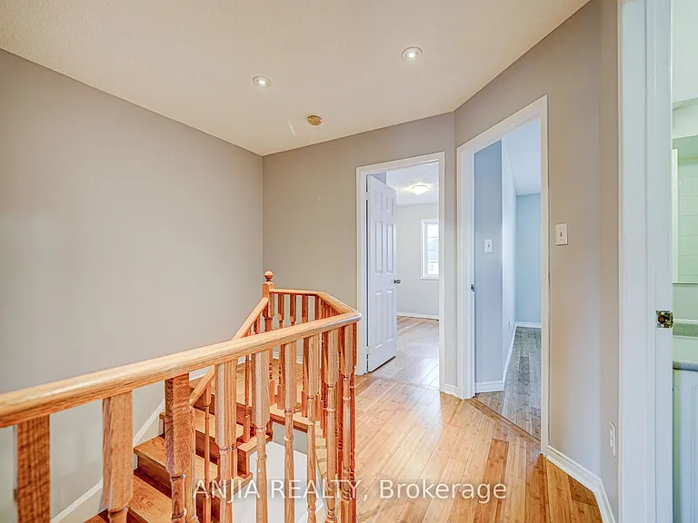 146 Billingsley Cres — Photo 16