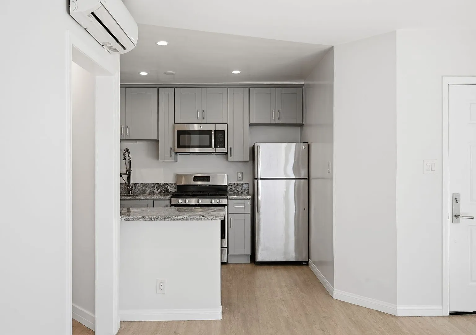 1313 Pico Blvd — Photo 3