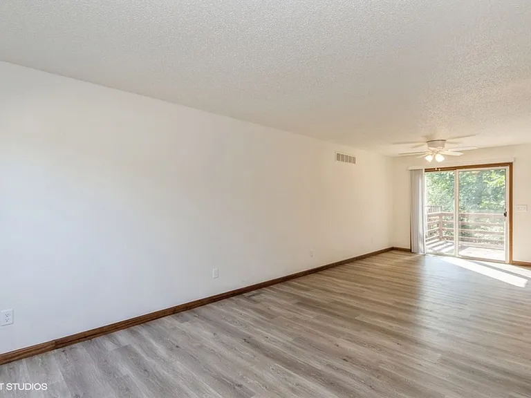 1359 Southview Cir — Photo 11