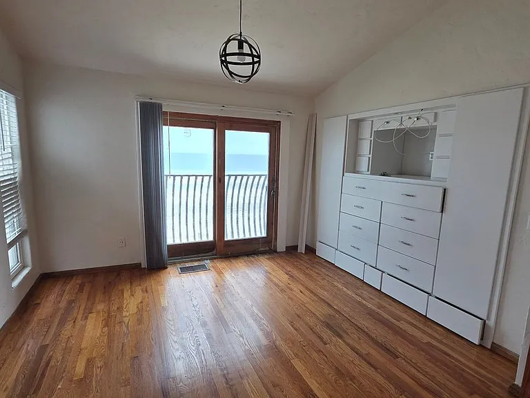 650 Ocean Ln — Photo 7