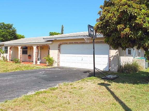 2nd image of 10600 NW 39th Ct