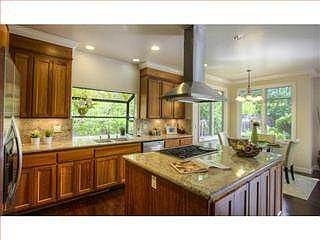 5th image of 740 Christine Dr