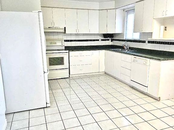 3rd image of 78 Marchbank Cres
