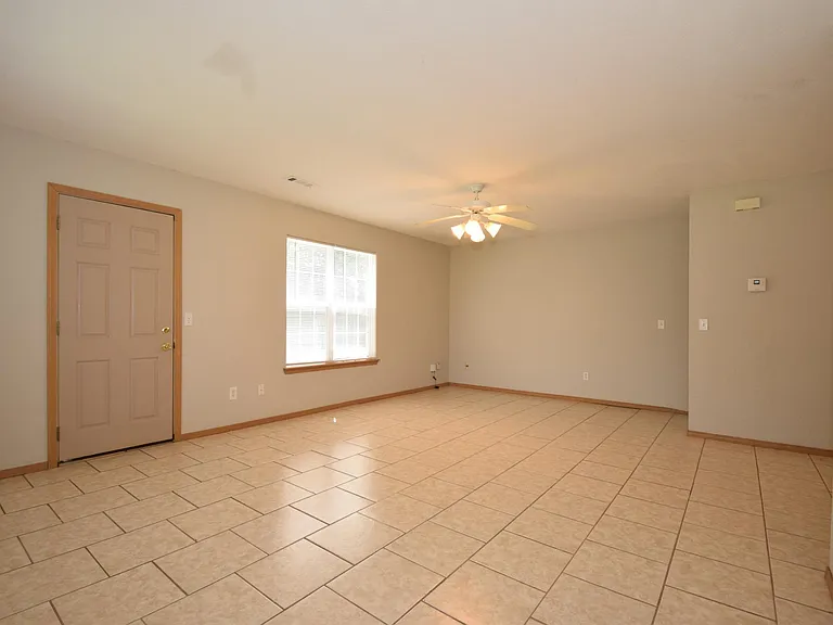 1154 Homestead Loop — Photo 2