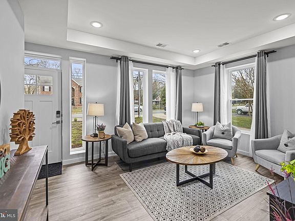 5th image of 6811 Smithway Dr