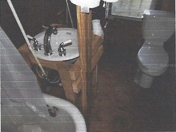 3rd image of 2207 Mallory Ave