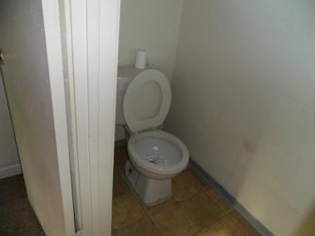 3rd image of 2233 Somerset Dr
