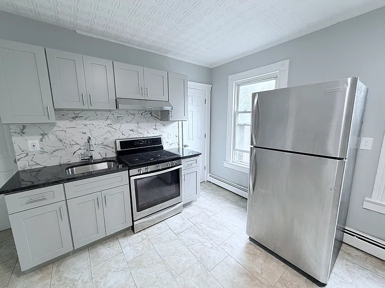 78-80 Franklin St #2 — Photo 8